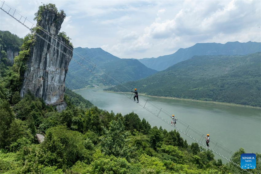 China: Enshi integra eventos esportivos com turismo para impulsionar revitaliza??o rural