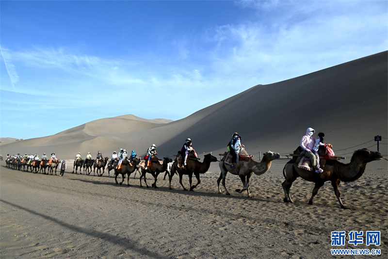 Gansu: Dunhuang recebe alta temporada de turismo durante o ver?o