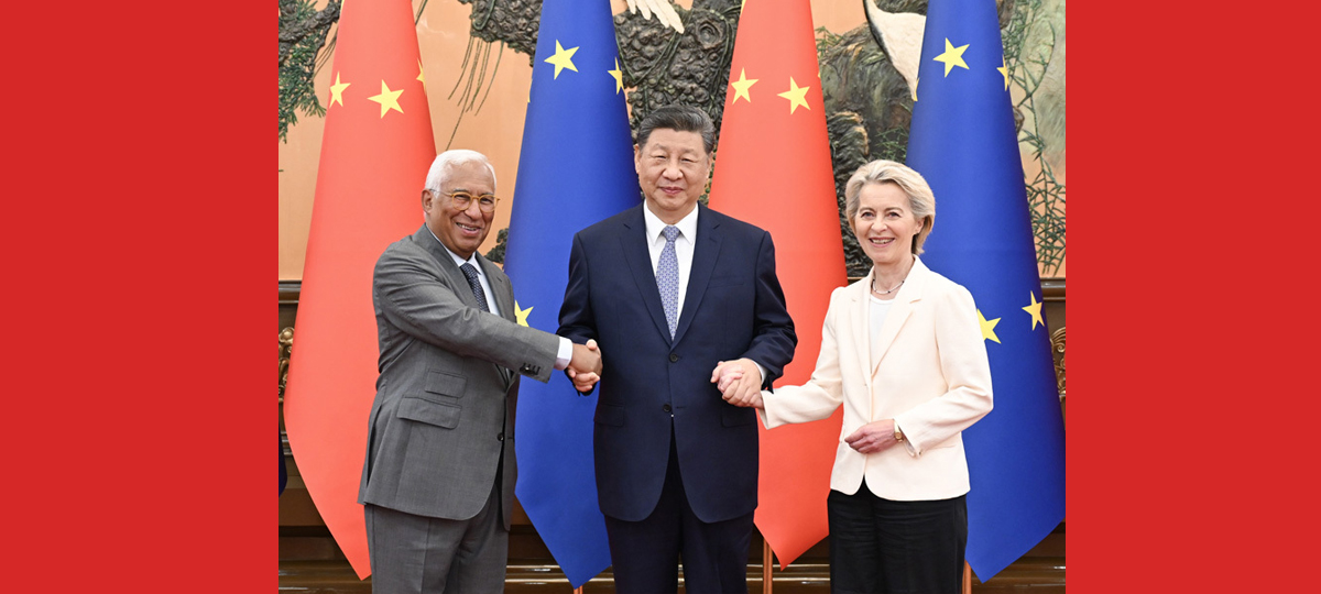 Xi Jinping apela a que China e UE proporcionem mais estabilidade e certeza ao mundo por meio de rela??es bilaterais estáveis e sólidas