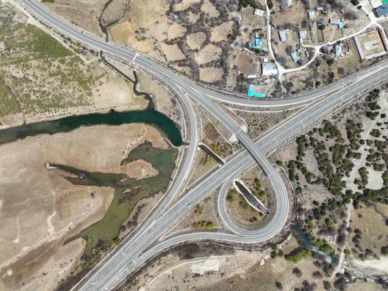 Rede de transporte abrangente impulsiona desenvolvimento em Xizang