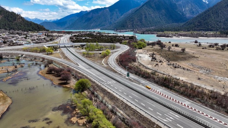 Rede de transporte abrangente impulsiona desenvolvimento em Xizang