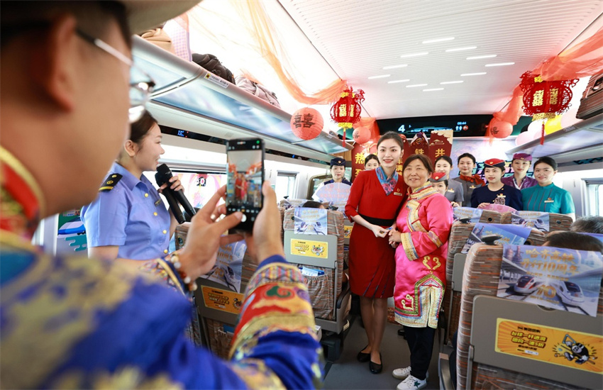 Ferrovia de alta velocidade mais ao norte da China comemora 10o aniversário