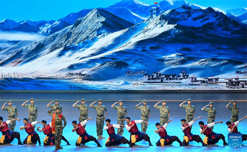 Gala em Lhasa celebra 60o aniversário de funda??o da Regi?o Aut?noma de Xizang