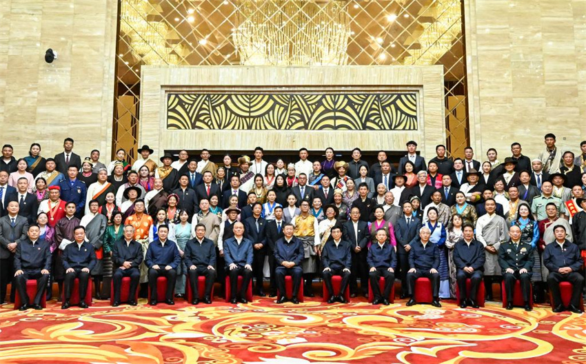Xi Jinping pede esfor?os conjuntos para moderniza??o em reuni?o com representantes de toda a regi?o de Xizang