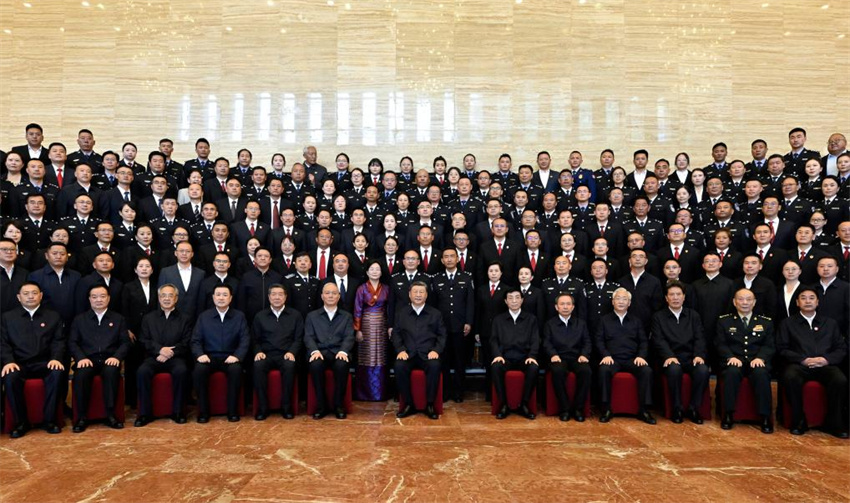 Xi Jinping pede esfor?os conjuntos para moderniza??o em reuni?o com representantes de toda a regi?o de Xizang