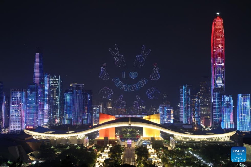 Show de drones marca 45o aniversário de Shenzhen