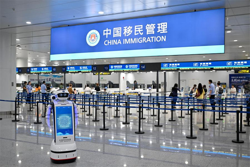 Nova instala??o de inspe??o de imigra??o no Terminal 1 do Aeroporto Internacional de Binhai, em Tianjin, no norte da China, em 27 de agosto de 2025. (Foto: Sun Fanyue/Xinhua)