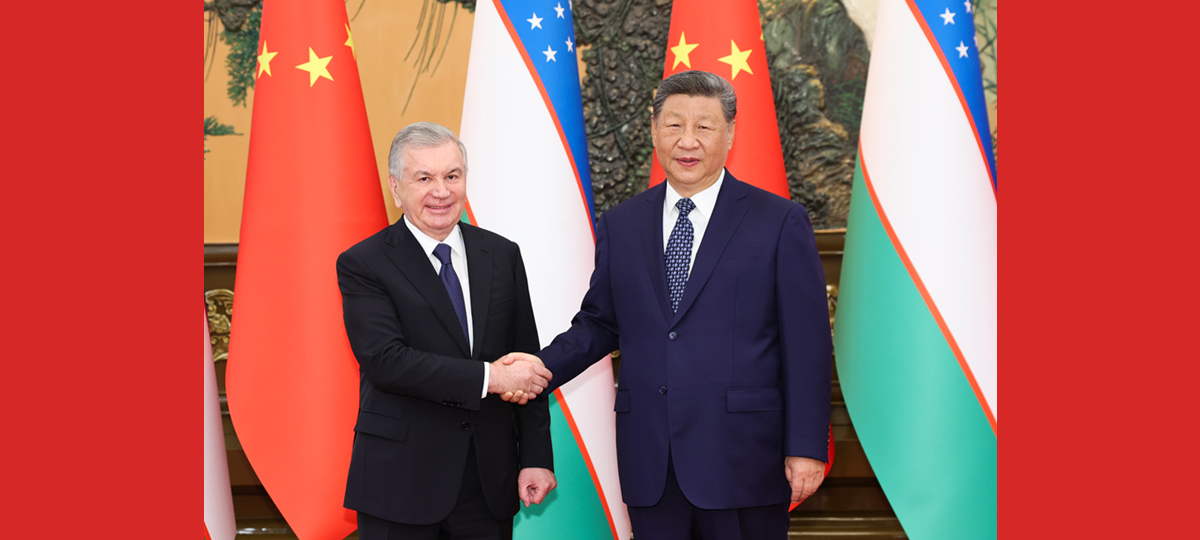 Xi Jinping reúne-se com presidente uzbeque Shavkat Mirziyoyev