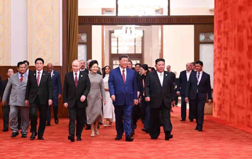 Xi Jinping discursa na recep??o do Dia da Vitória, enfatizando a justi?a, a paz e a for?a do povo
