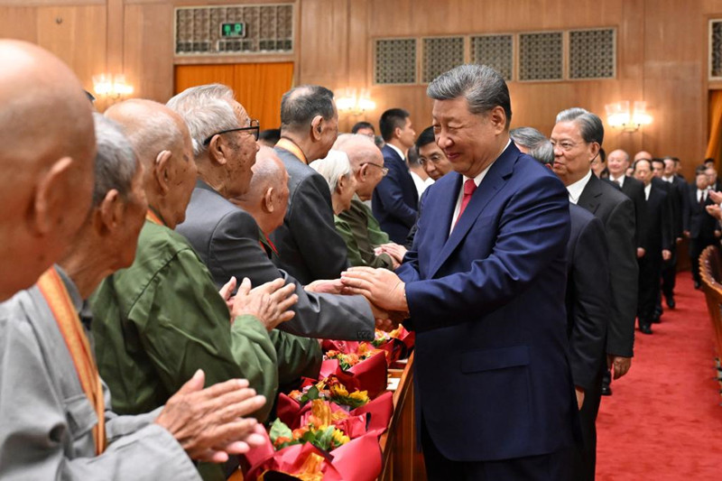 China realiza gala cultural para comemora??es do Dia da Vitória