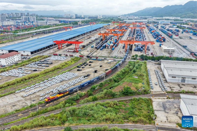 Trem de carga China-Europa vindo do sudoeste da China realiza mais de 3.400 viagens