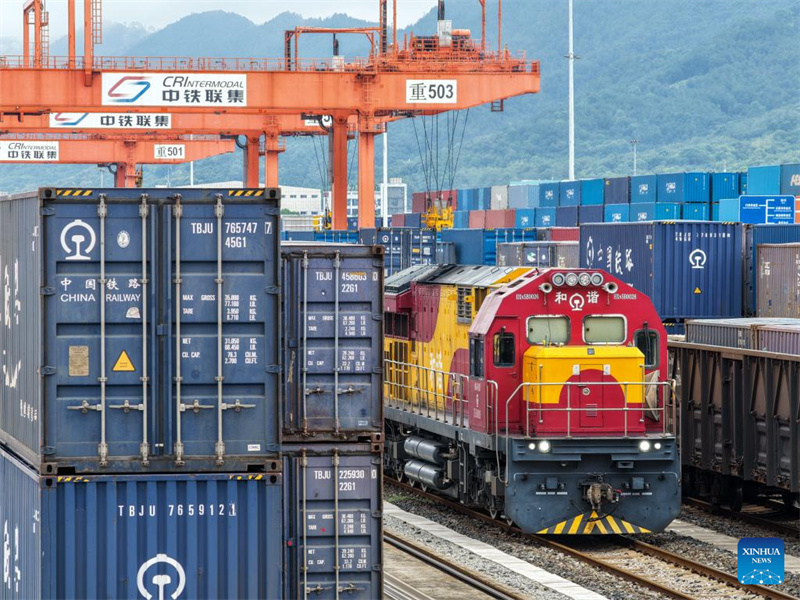 Trem de carga China-Europa vindo do sudoeste da China realiza mais de 3.400 viagens