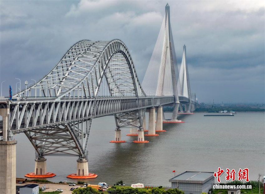Ponte Changtai: inaugurada maior ponte estaiada do mundo em v?o único sobre o rio Yangtze