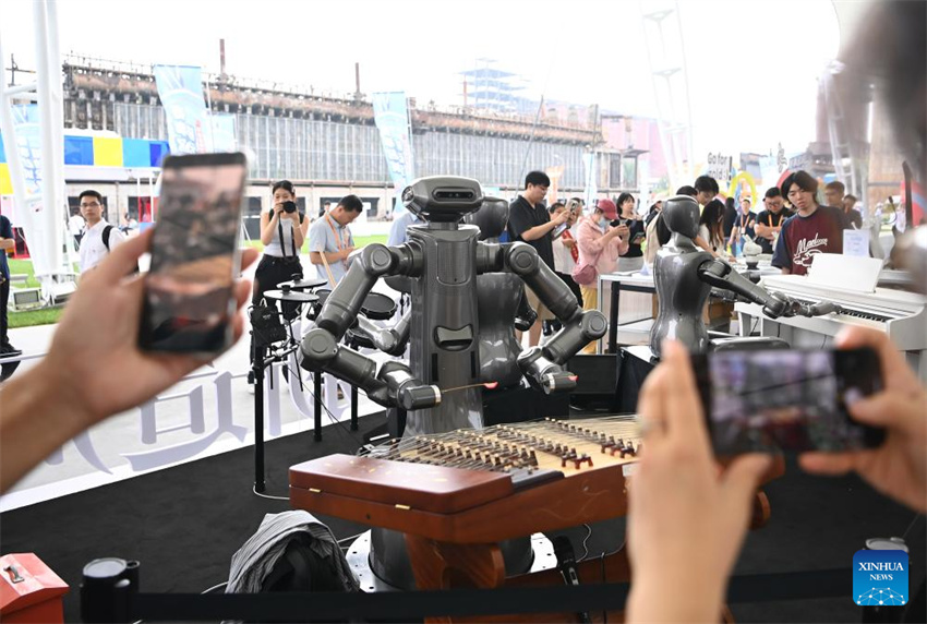 Produtos de alta tecnologia expostos na CIFTIS em Beijing