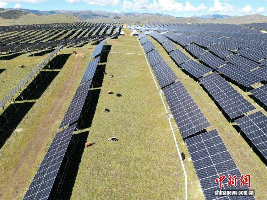 Base fotovoltaica a mais de 4.000 metros de altitude torna-se 