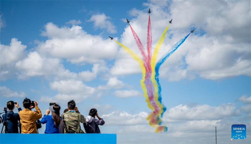 Galeria: exercício para Dia Aberto da avia??o de 2025 da For?a Aérea do ELP da China e do Show Aéreo de Changchun