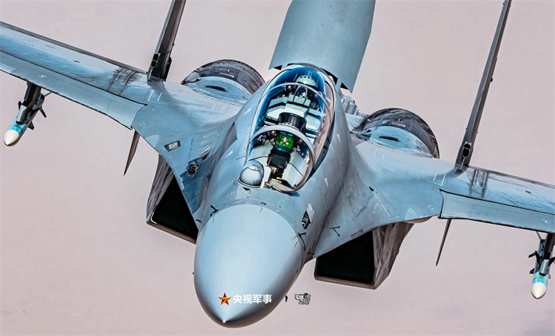 For?a Aérea Chinesa lan?a superprodu??o visual