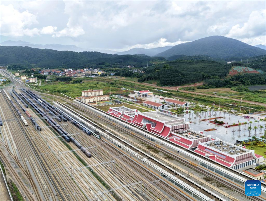 Ferrovia China-Laos movimenta mais de 67 milh?es de toneladas de carga