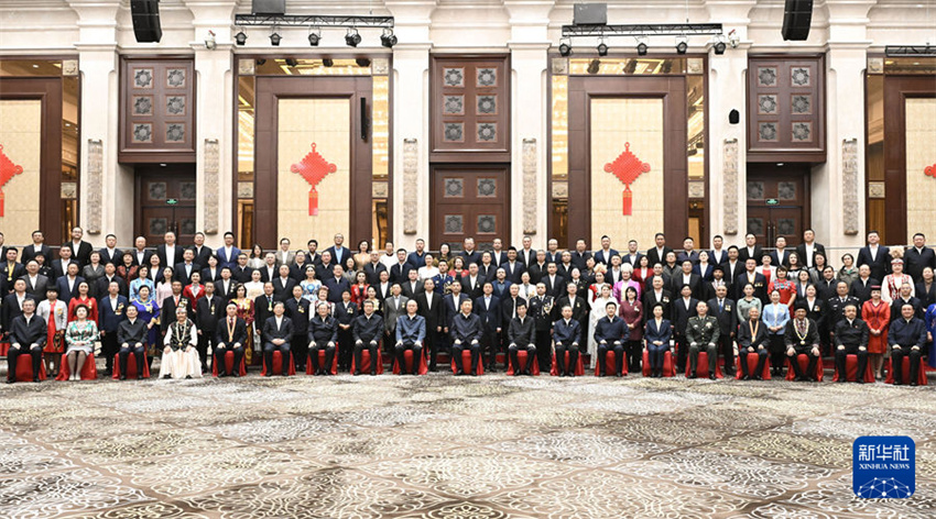 Xi Jinping pede esfor?os concertados para melhor construir uma bela Xinjiang