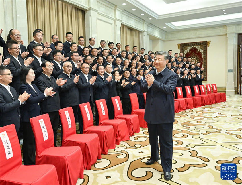 Xi Jinping pede esfor?os concertados para melhor construir uma bela Xinjiang