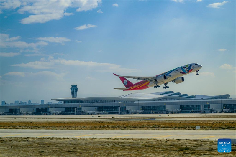 Xinjiang avan?a como porta de entrada para a abertura da China
