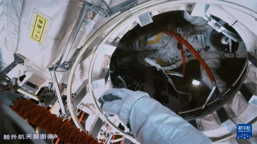 Tripula??o da Shenzhou-20 concluiu com sucesso sua quarta atividade extraveicular