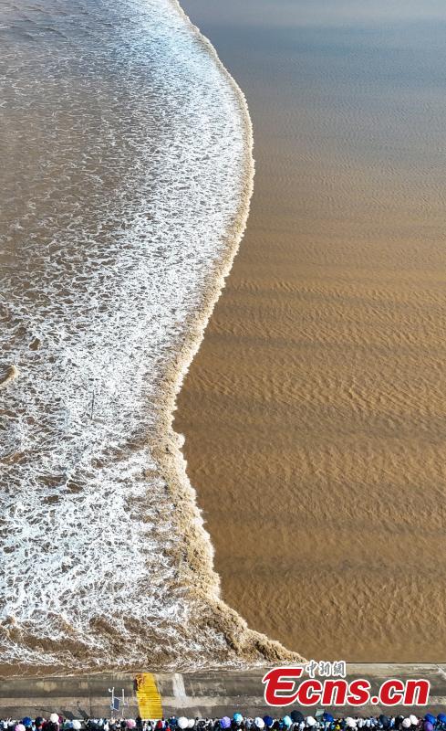 Rio Qiantang entra na melhor temporada de observa??o de marés