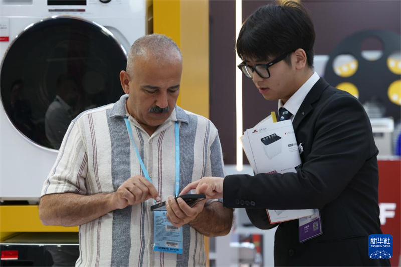 Feira de Cant?o come?a no sul da China com número recorde de expositores e compradores