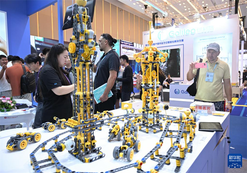 Feira de Cant?o com foco em rob?s de servi?o e em novos destaques no desenvolvimento do comércio exterior