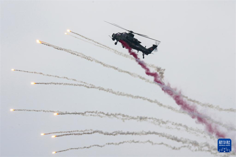 Equipamentos do Exército em exibi??o na 7a Exposi??o Internacional de Helicópteros de Tianjin