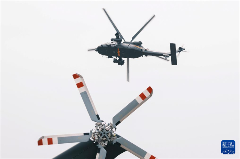 Equipamentos do Exército em exibi??o na 7a Exposi??o Internacional de Helicópteros de Tianjin