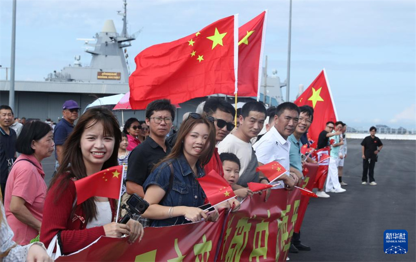 Navios da Marinha do Exército de Liberta??o Popular da China chegam à Tailandia para visita de cortesia