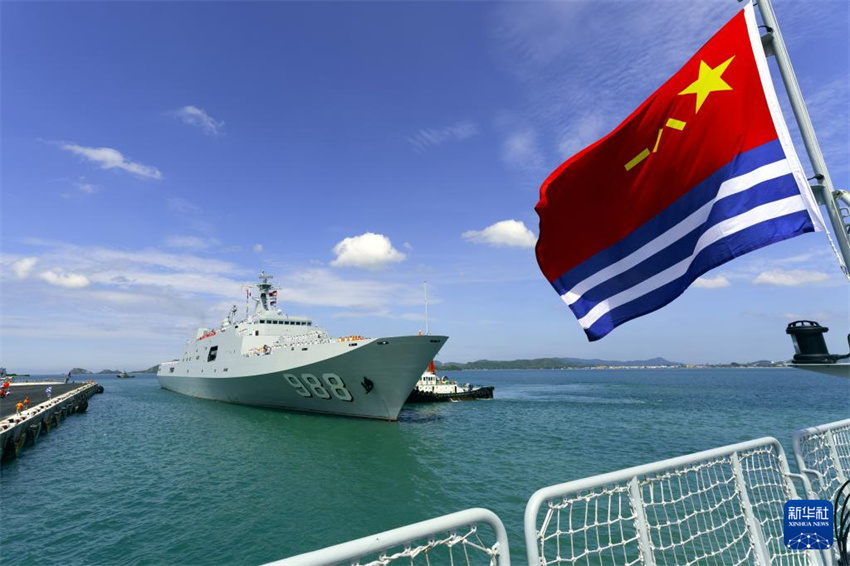Navios da Marinha do Exército de Liberta??o Popular da China chegam à Tailandia para visita de cortesia