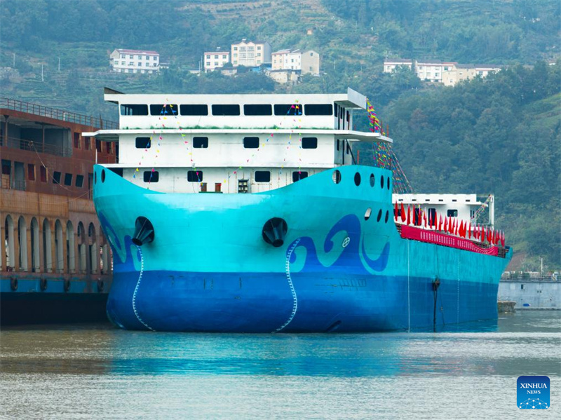 Maior graneleiro totalmente elétrico da China é lan?ado na China central