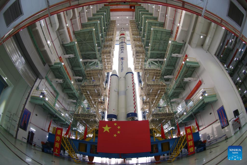 China se prepara para lan?ar nave espacial tripulada Shenzhou-21