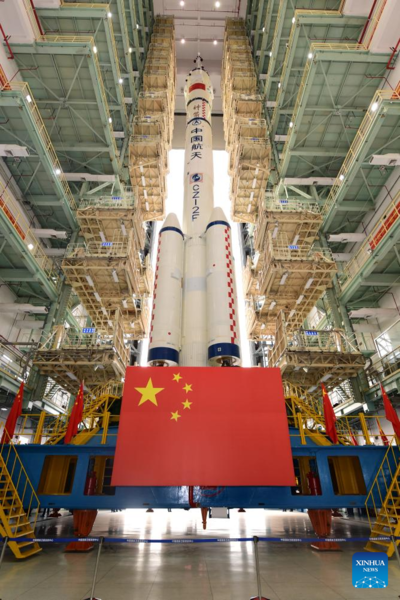 China se prepara para lan?ar nave espacial tripulada Shenzhou-21
