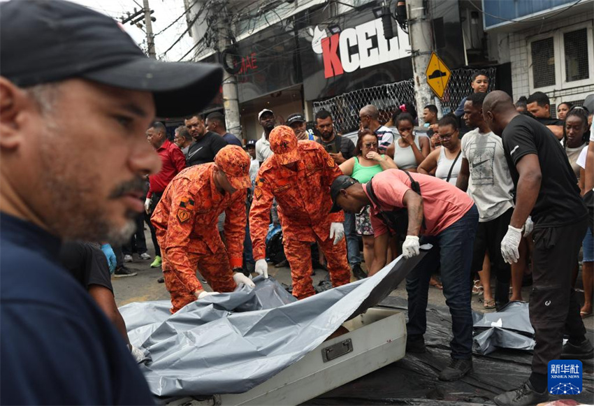 Opera??o policial no Rio de Janeiro resulta na morte de 121 pessoas