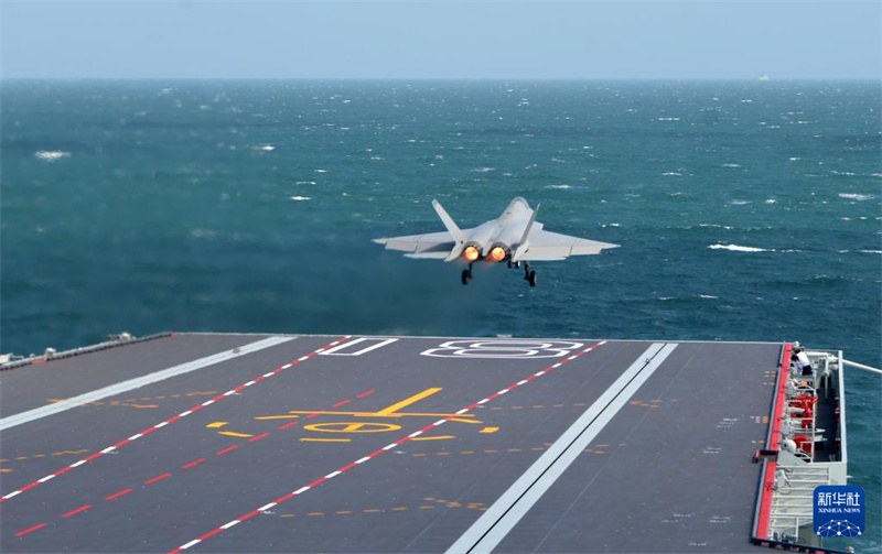 Forma??o do porta-avi?es Fujian realiza primeiro treinamento real em alto-mar