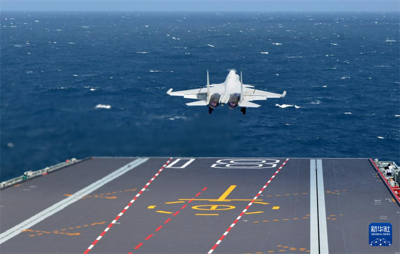 Forma??o do porta-avi?es Fujian realiza primeiro treinamento real em alto-mar