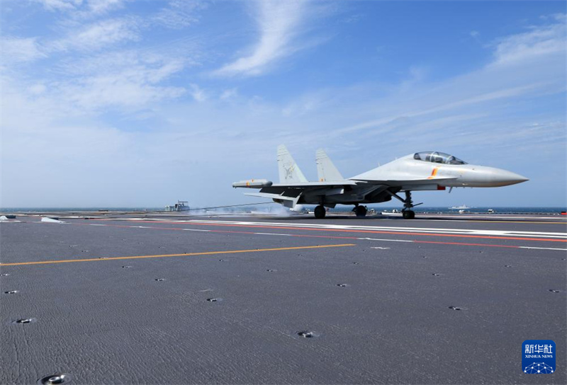 Forma??o do porta-avi?es Fujian realiza primeiro treinamento real em alto-mar