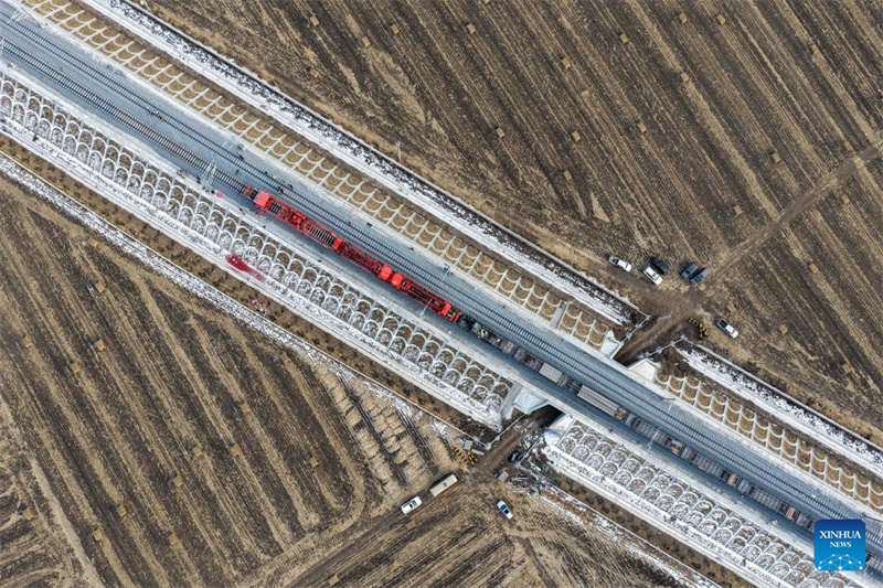 Instala??o de trilhos da ferrovia de alta velocidade Harbin-Yichun foi concluída