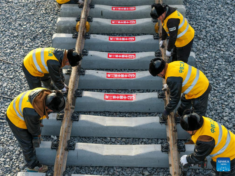 Instala??o de trilhos da ferrovia de alta velocidade Harbin-Yichun foi concluída