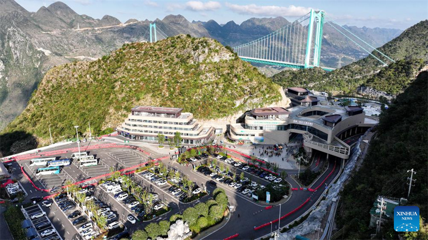 Guizhou: ponte mais alta do mundo leva o turismo local a novos patamares