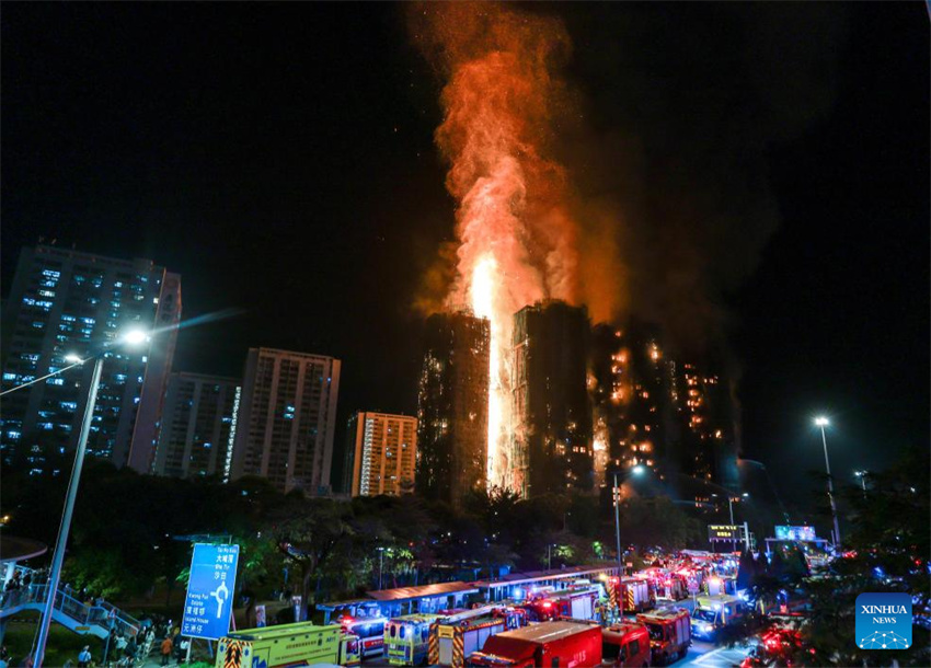 Incêndio em área residencial de Hong Kong é gradualmente controlado: Chefe do Executivo da RAEHK