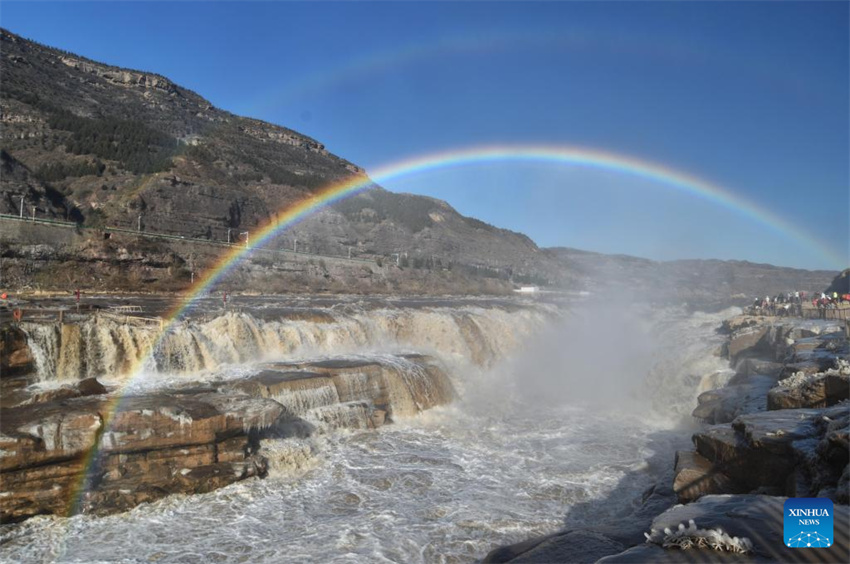 Galeria: arco-íris duplo visto sobre a cachoeira de Hukou em Jixian, Shanxi