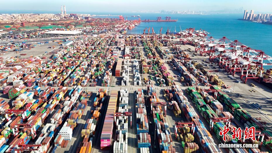Movimenta??o de carga do Porto de Qingdao ultrapassa 700 milh?es de toneladas em 2025